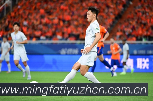 后防新铁闸施洛特贝克足球职业生涯与核心价值解析:最新赛事动态与深度分析 后防新铁闸施洛特贝克足球职业生涯与核心价值解析:最新赛事动态与深度分析